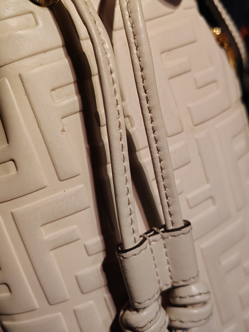Fendi Mon Tresor Bucket Bag Beige/Raffia - Picture 7 of 11